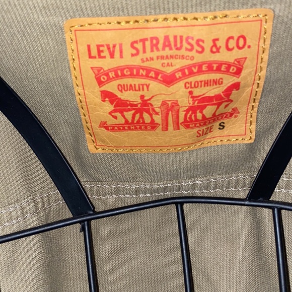 Levi’s corduroy jacket - Picture 3 of 3